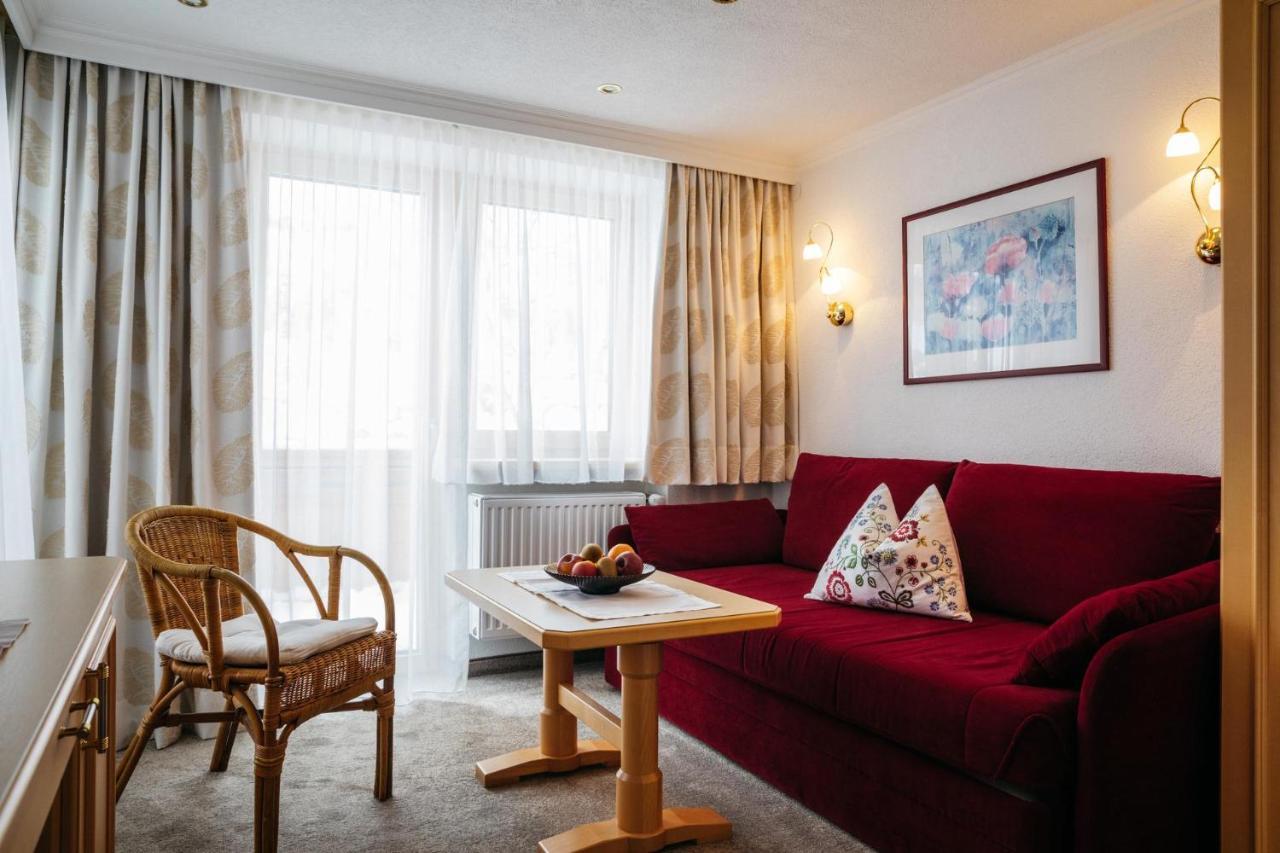 Hotel Kristall เลคอัมอาร์ลแบร์ก ภายนอก รูปภาพ