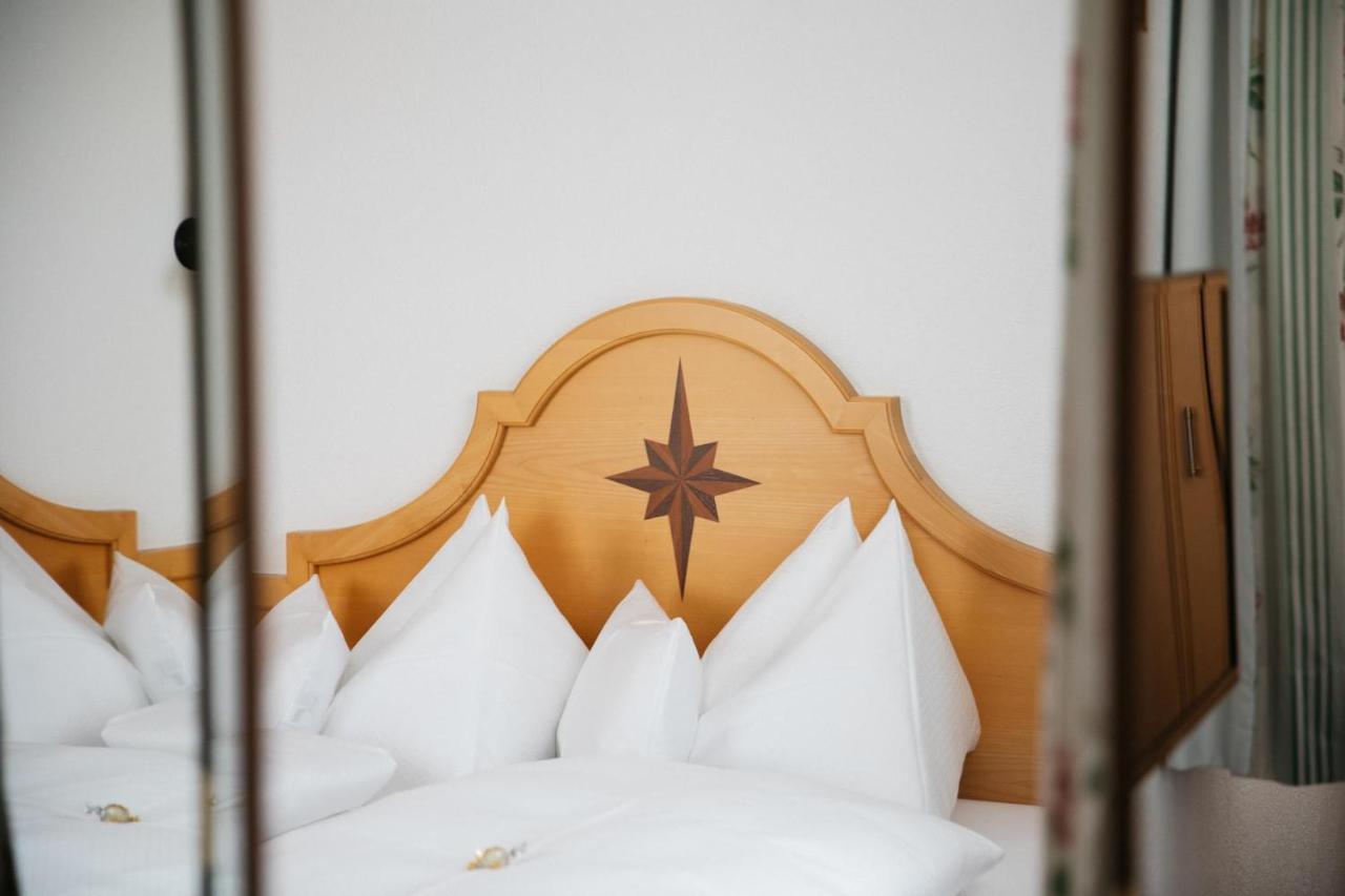 Hotel Kristall เลคอัมอาร์ลแบร์ก ภายนอก รูปภาพ