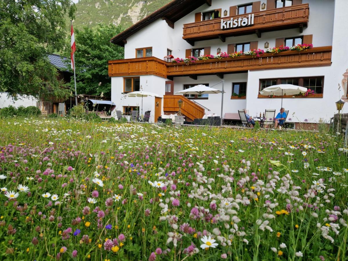 Hotel Kristall เลคอัมอาร์ลแบร์ก ภายนอก รูปภาพ